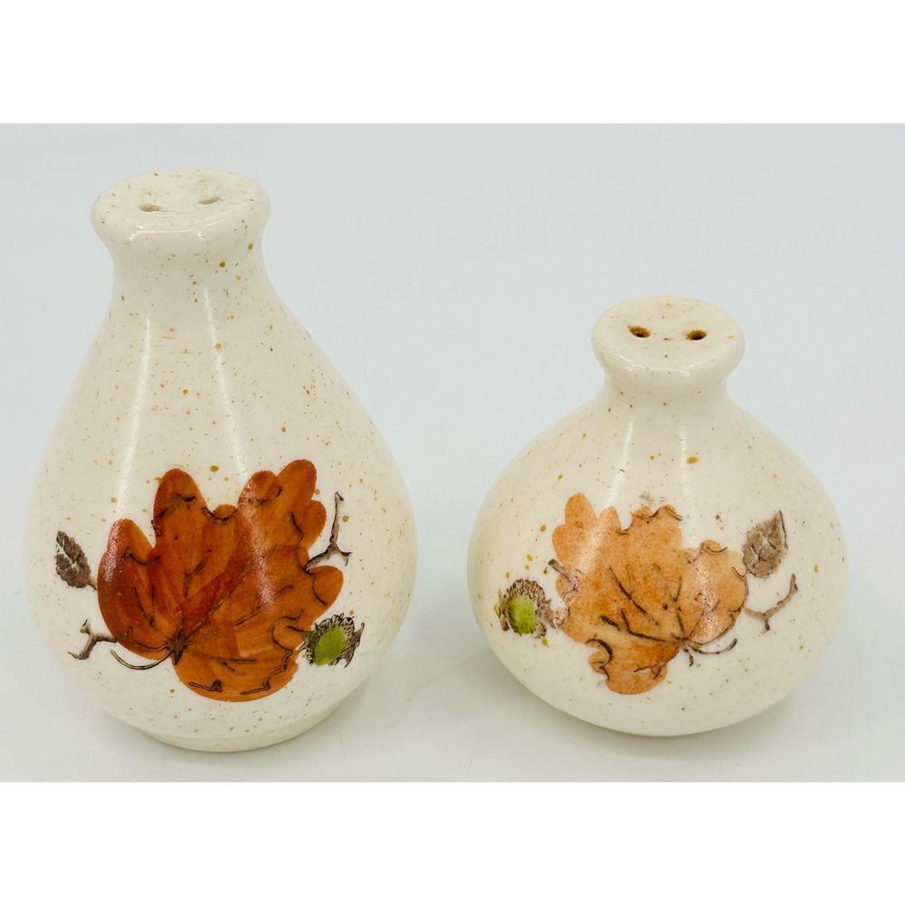 Metlox Poppytrail Woodland Gold Salt & Pepper Shaker Set 1960s Vintage Fall Leaf